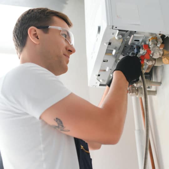 https://plombiste.ch/wp-content/uploads/2015/07/Installation-chauffage-au-gaz-naturel2-540x540.jpg