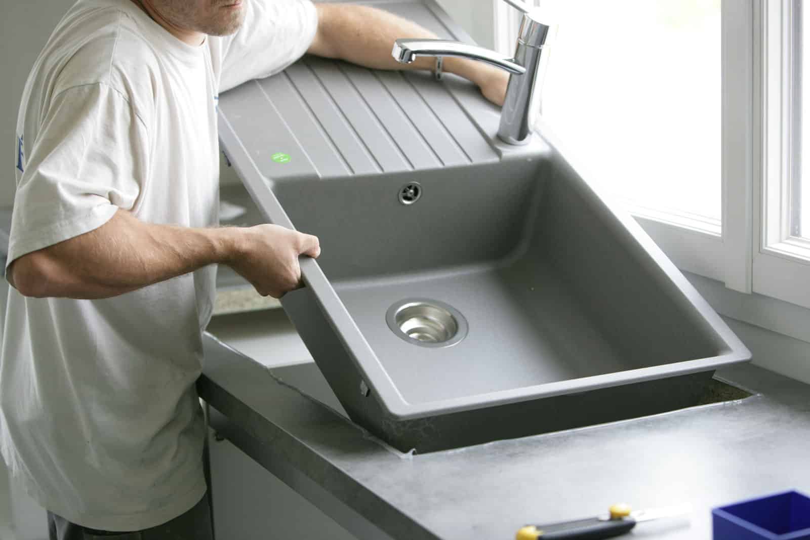 https://plombiste.ch/wp-content/uploads/2015/07/Installation-cuisine-2.jpg